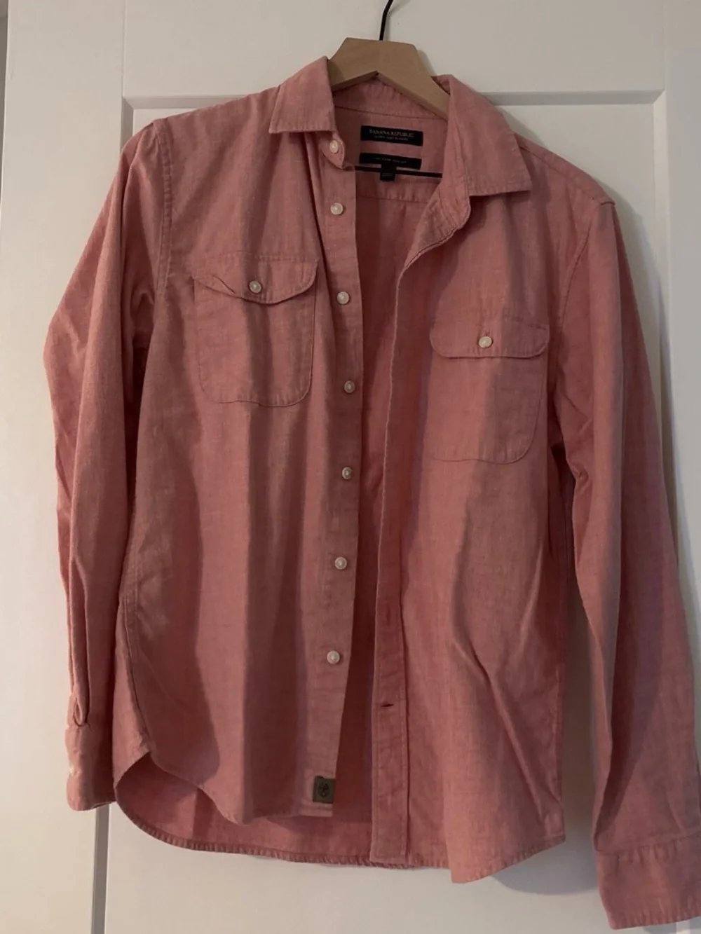 Banana Republic Men’s Long-Sleeve Button-Down Shirt in Dusty Pink